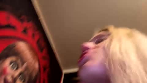 Snapshot of emmwarr1514 chatting on February 18, 2025, 1:33 pm emmwarr1514 online show from February 18, 2025, 1:33 pm