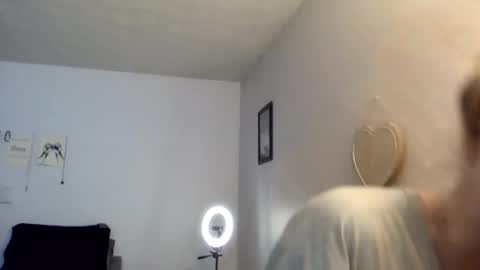 Snapshot of emmwarr1514 chatting on January 17, 2026, 12:43 pm emmwarr1514 online show from January 17, 2026, 12:43 pm