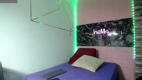 emmy_durant online show from September 22, 2025, 8:00 pm