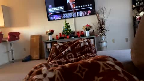 Snapshot of emoney04 chatting on December 17, 2024, 9:05 pm emoney04 online show from December 17, 2024, 9:05 pm