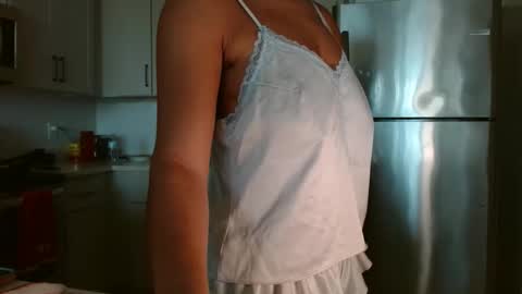 Emori Splash online show from January 5, 2026, 8:45 pm