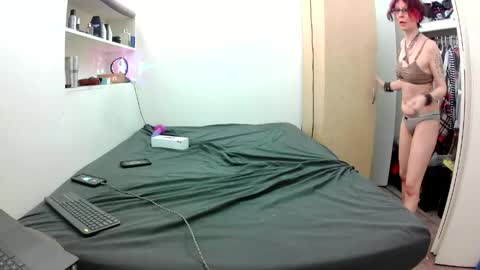 Empress Lillth online show from April 17, 2026, 6:33 pm