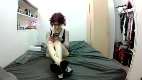 Snapshot of empress_lillth chatting on June 13, 2026, 6:39 pm Empress Lillth online show from June 13, 2026, 6:39 pm