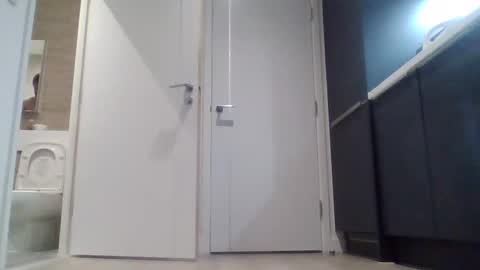 Snapshot of emrys2016833836 chatting on November 17, 2025, 10:04 pm emrys2016833836 online show from November 17, 2025, 10:04 pm