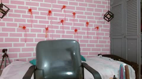 Emy online show from March 10, 2025, 8:12 pm