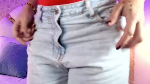 Emy  online show from April 18, 2026, 11:36 am