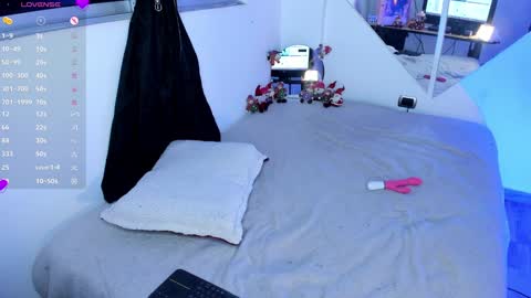 Im Emily would you like to help me reach 100  online show from December 22, 2024, 11:41 pm