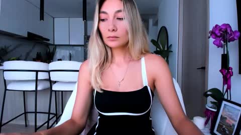 emyconneer online show from March 2, 2025, 7:12 pm