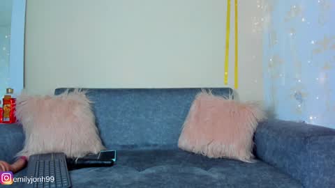 EMYLY  online show from January 17, 2025, 1:36 am