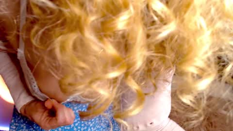 Enchanti online show from January 31, 2025, 5:53 pm