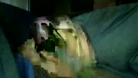 encormoi online show from December 22, 2025, 8:33 am