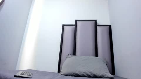 endrick_23 online show from April 16, 2026, 3:29 am