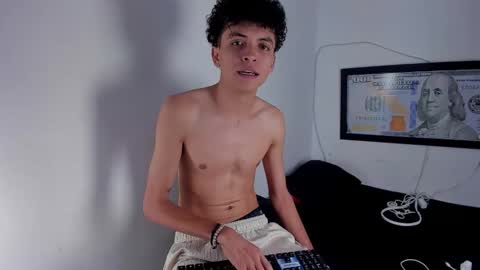 Salo online show from March 21, 2026, 6:44 pm