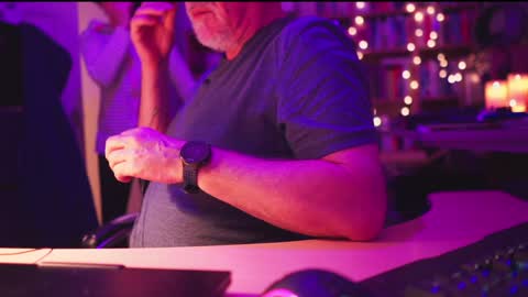 uk online show from December 15, 2024, 8:15 pm