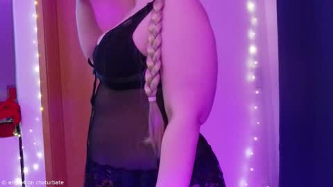 Snapshot of engl94 chatting on February 3, 2026, 9:09 pm Engl Ailu online show from February 3, 2026, 9:09 pm