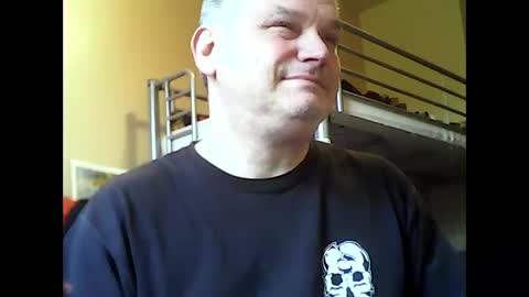 englishguysurrey online show from November 11, 2025, 12:05 pm