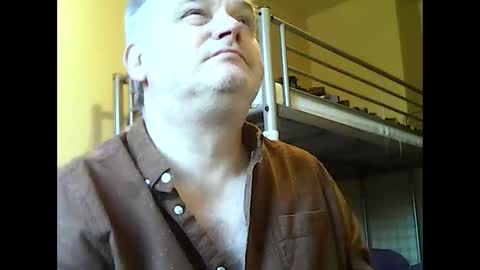 englishguysurrey online show from December 19, 2025, 8:54 am