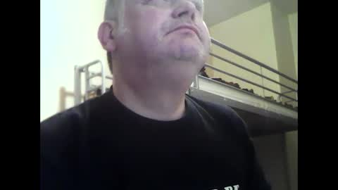 englishguysurrey online show from January 6, 2026, 7:01 am