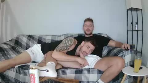 Englishladxxx online show from August 7, 2026, 9:50 pm