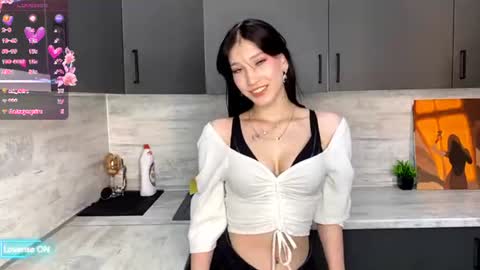 eniamhaaaaa online show from June 26, 2026, 5:23 am