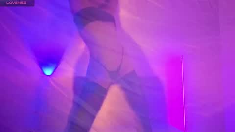 enjoyeverymoment_ online show from November 26, 2025, 6:31 pm