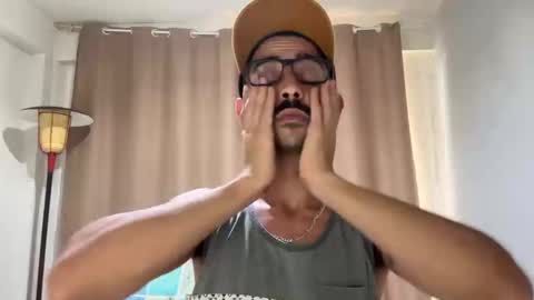 Snapshot of enjoythetrip chatting on December 12, 2024, 12:55 pm Luke online show from December 12, 2024, 12:55 pm