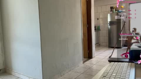 Snapshot of enjoythetrip chatting on February 20, 2025, 3:30 pm Luke online show from February 20, 2025, 3:30 pm