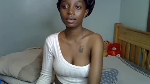 Snapshot of enkarxx chatting on March 11, 2025, 7:48 am enkarxx online show from March 11, 2025, 7:48 am