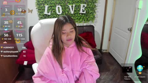 Enma clark online show from December 21, 2024, 10:06 am