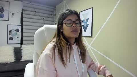 Enma clark online show from October 5, 2025, 4:00 am