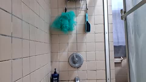 Snapshot of enri1212 chatting on November 19, 2025, 8:09 pm enri1212 online show from November 19, 2025, 8:09 pm