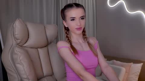 entya online show from February 9, 2026, 7:34 am