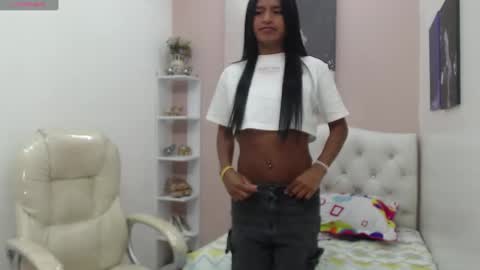 Snapshot of enyelin chatting on September 14, 2025, 12:26 pm Enyenlina online show from September 14, 2025, 12:26 pm