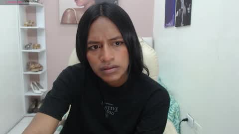 Snapshot of enyelin chatting on September 24, 2025, 12:19 pm Enyenlina online show from September 24, 2025, 12:19 pm