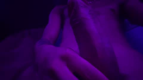 enzo97kat online show from November 30, 2025, 10:47 pm