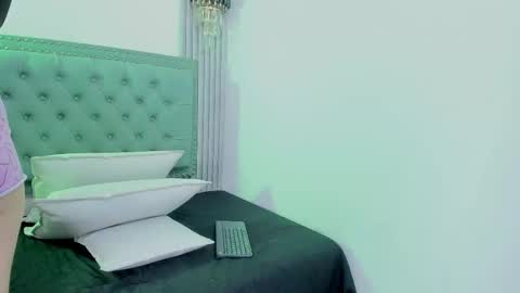 erack_and_emmy online show from October 18, 2025, 4:26 am