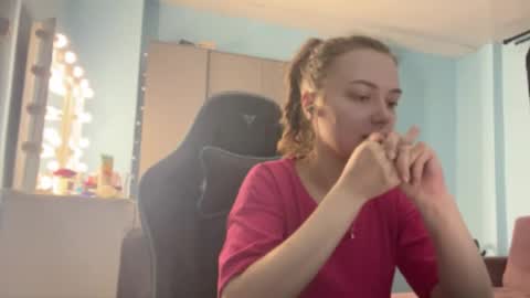 Lily online show from March 2, 2026, 8:21 am