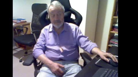 Snapshot of erasmus_d chatting on December 6, 2024, 6:50 pm erasmus_d online show from December 6, 2024, 6:50 pm