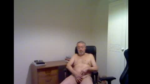 Snapshot of erasmus_d chatting on December 12, 2024, 6:31 pm erasmus_d online show from December 12, 2024, 6:31 pm