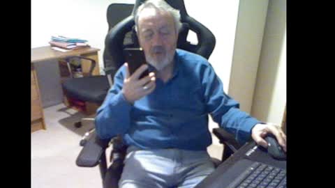 Snapshot of erasmus_d chatting on January 14, 2025, 7:00 pm erasmus_d online show from January 14, 2025, 7:00 pm