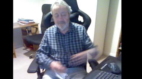 Snapshot of erasmus_d chatting on January 29, 2025, 7:32 pm erasmus_d online show from January 29, 2025, 7:32 pm
