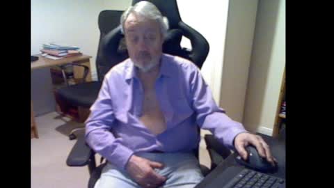 Snapshot of erasmus_d chatting on February 1, 2025, 6:08 pm erasmus_d online show from February 1, 2025, 6:08 pm