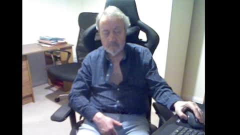 Snapshot of erasmus_d chatting on February 22, 2025, 6:41 pm erasmus_d online show from February 22, 2025, 6:41 pm