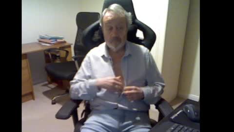 Snapshot of erasmus_d chatting on February 23, 2025, 5:50 pm erasmus_d online show from February 23, 2025, 5:50 pm