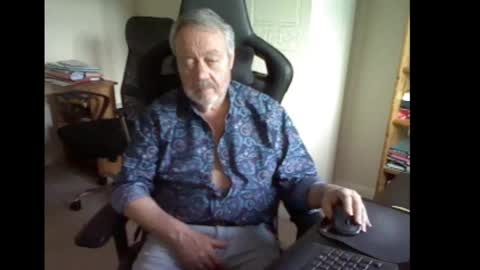 Snapshot of erasmus_d chatting on March 8, 2025, 5:43 pm erasmus_d online show from March 8, 2025, 5:43 pm