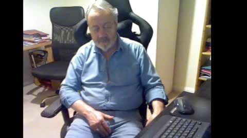 Snapshot of erasmus_d chatting on November 6, 2025, 5:47 pm erasmus_d online show from November 6, 2025, 5:47 pm