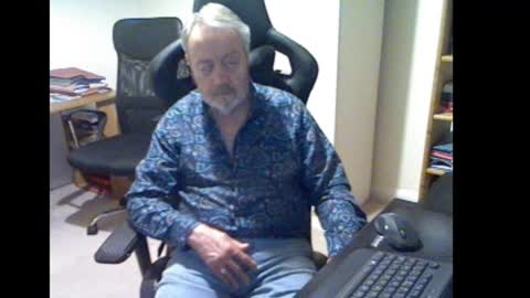 Snapshot of erasmus_d chatting on November 8, 2025, 5:34 pm erasmus_d online show from November 8, 2025, 5:34 pm