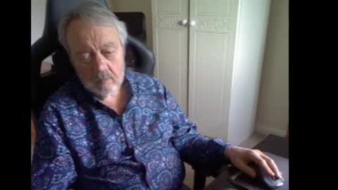 erasmus_d online show from April 4, 2026, 4:59 pm