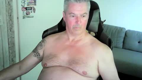 Snapshot of erbee62 chatting on June 2, 2026, 11:45 am ErBee62 online show from June 2, 2026, 11:45 am