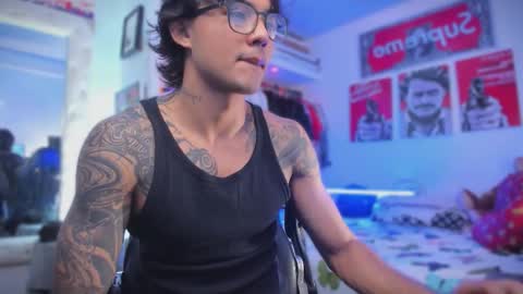 Snapshot of eren_blade_ chatting on February 4, 2026, 4:18 am Tht BOSS Eren online show from February 4, 2026, 4:18 am